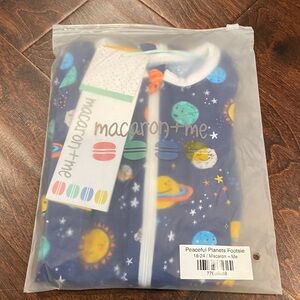 Macaron + Me Bamboo Peaceful Planets Zipper Footie
Sleeper 18-24m NWT